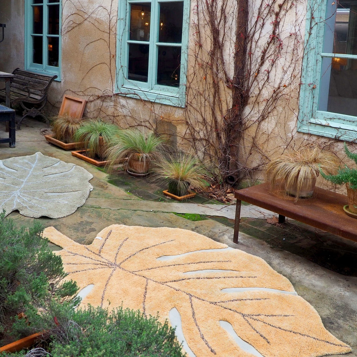 Tapis lavable jaune feuille 180x120 cm - Lorena Canals - The Cool Republic