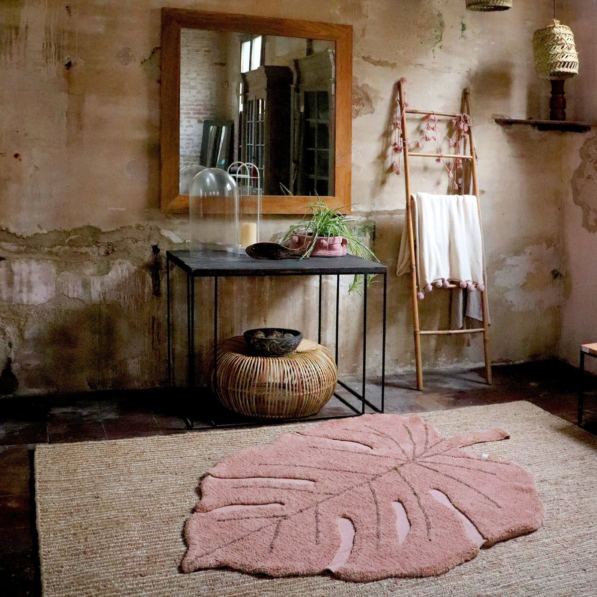 Tapis lavable rose feuille 180x120 cm - Lorena Canals - The Cool Republic