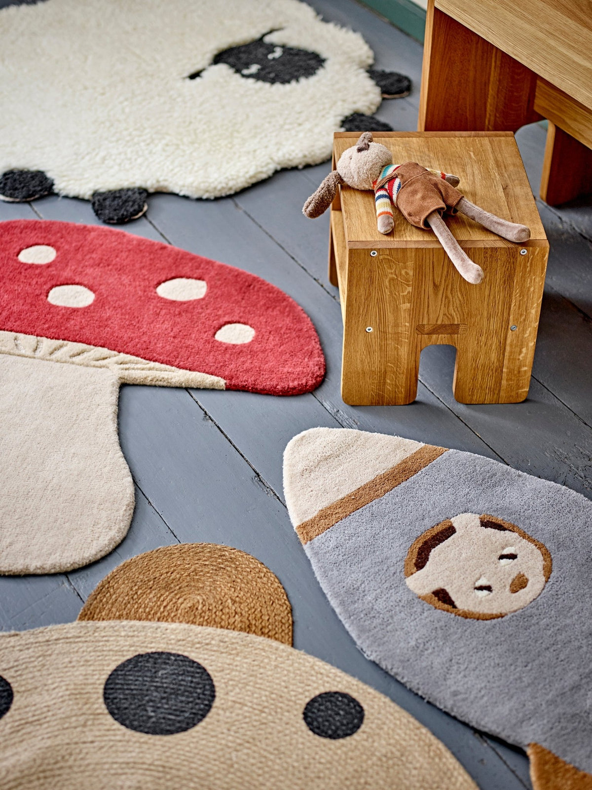 Tapis mouton en laine banc et noir Dolly - Bloomingville Mini - The Cool Republic