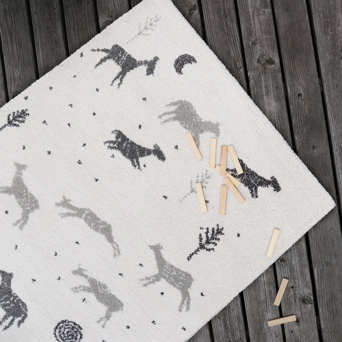Tapis pour enfant aspect laine en matière recyclée 120x170 cm Yuhna - Nattiot - The Cool Republic