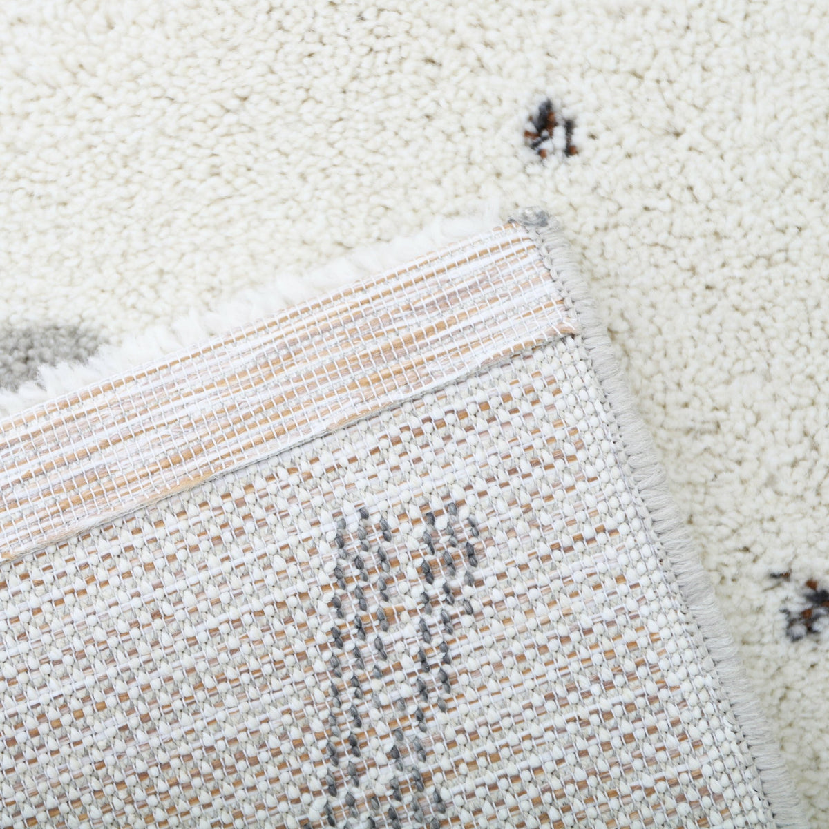 Tapis pour enfant aspect laine en matière recyclée 120x170 cm Yuhna - Nattiot - The Cool Republic
