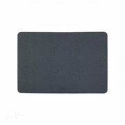 Tapis pour gamelle en silicone noir Koko - OYOY - The Cool Republic