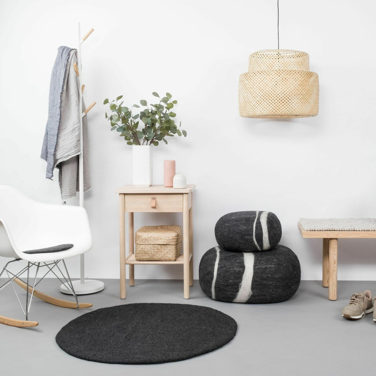 Tapis rond en laine anthracite marbré 160 cm Hugo - myfelt - The Cool Republic