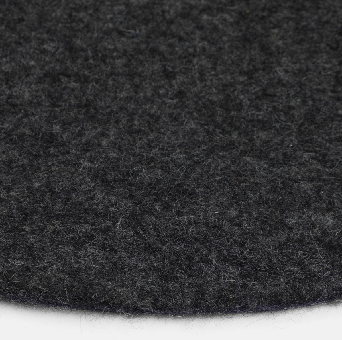 Tapis rond en laine anthracite marbré 300 cm Hugo - myfelt - The Cool Republic