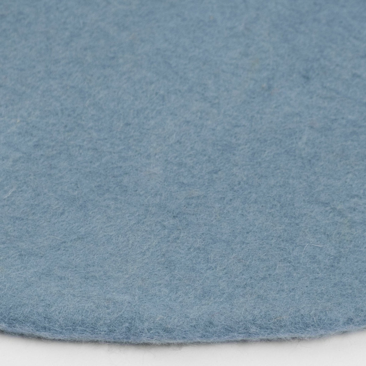 Tapis rond en laine bleu clair 250 cm Mia - myfelt - The Cool Republic