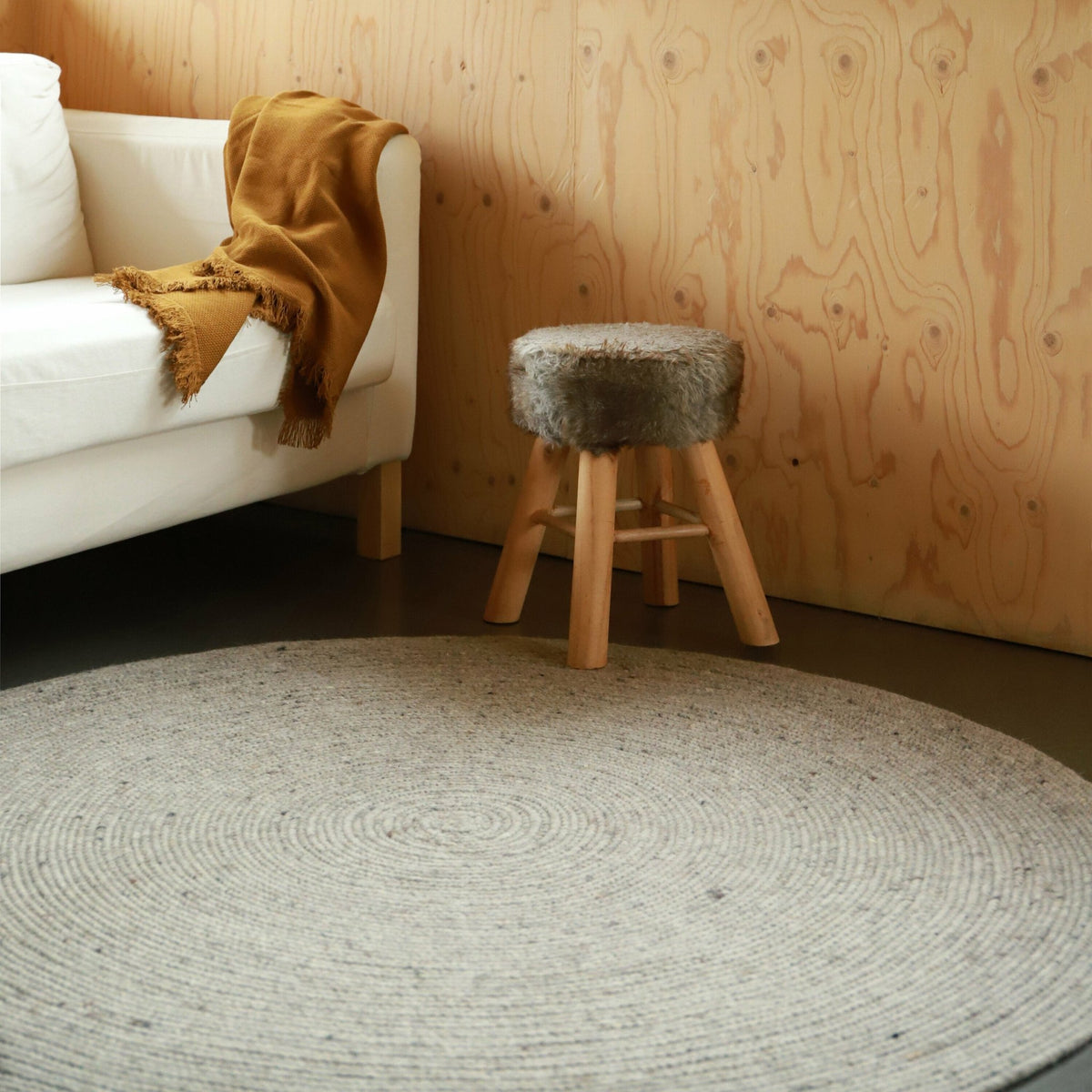 Tapis rond en laine gris 140 cm Neethu- Nattiot - The Cool Republic
