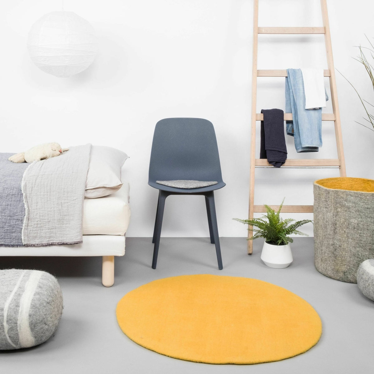 Tapis rond en laine moutarde 120 cm Klara - myfelt - The Cool Republic