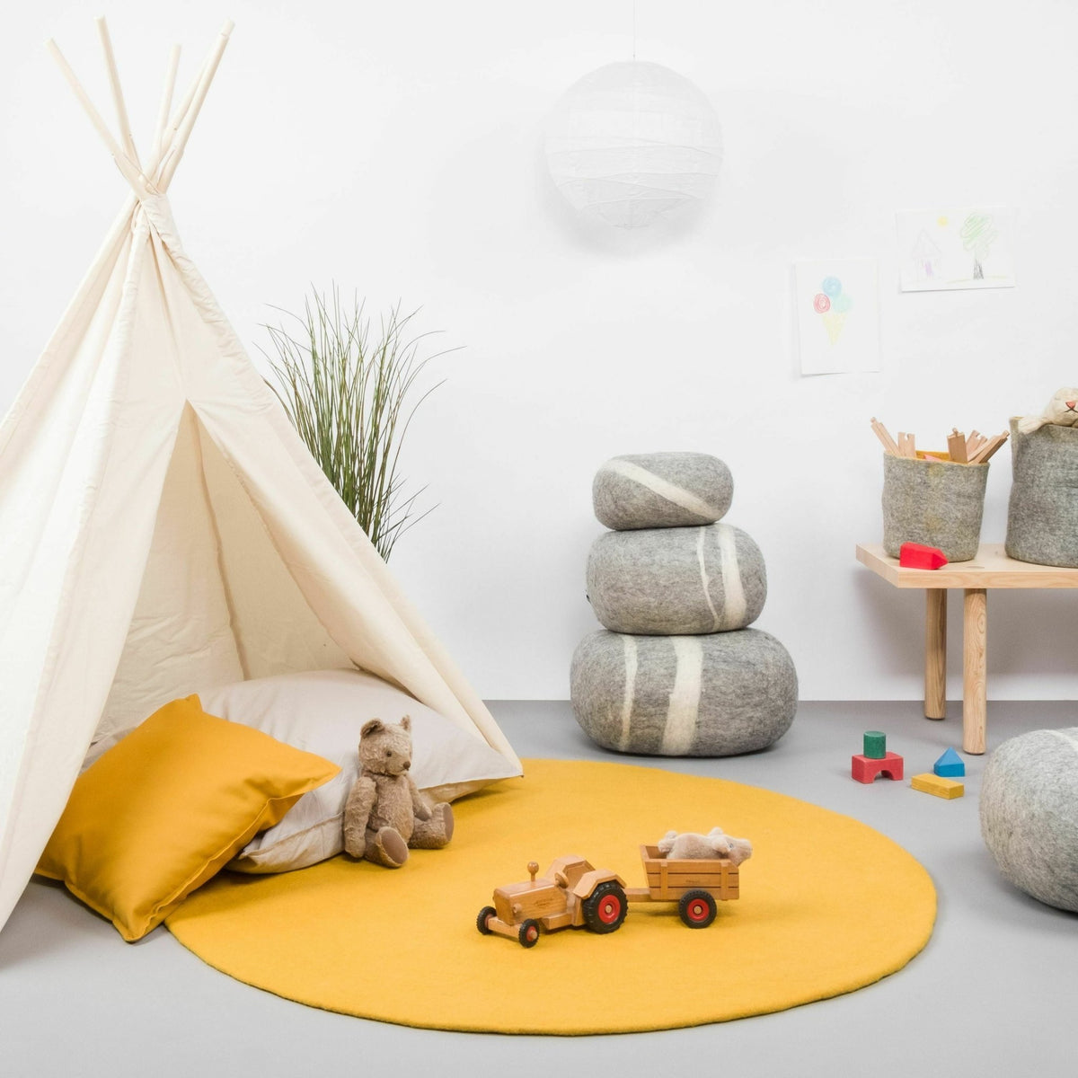 Tapis rond en laine moutarde 120 cm Klara - myfelt - The Cool Republic