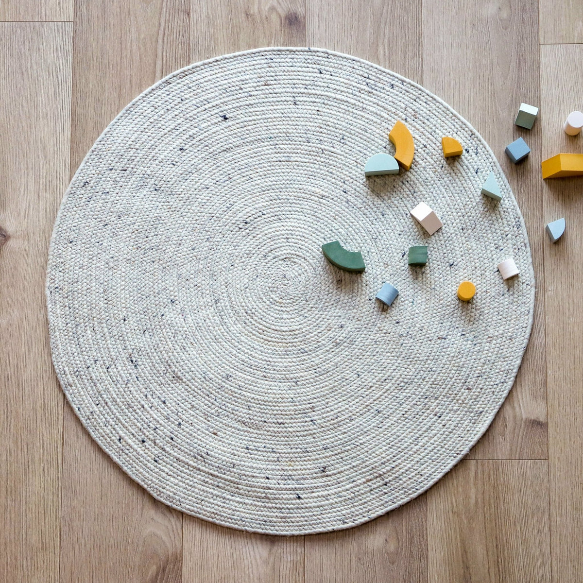 Tapis rond en laine naturel 110 cm Neethu - Nattiot - The Cool Republic