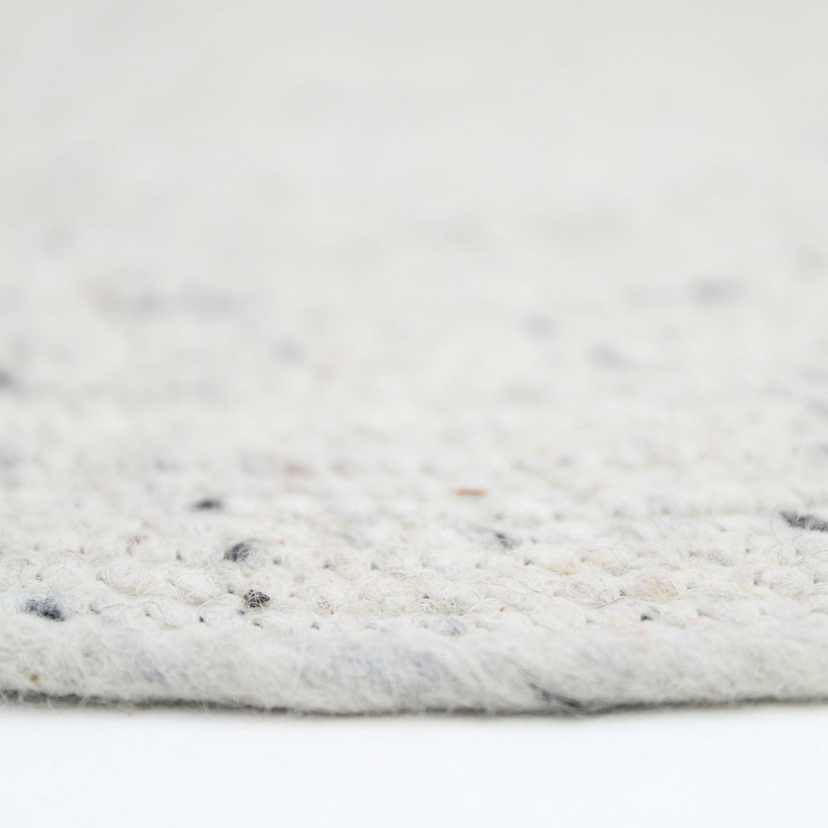 Tapis rond en laine naturel 140 cm Neethu - Nattiot - The Cool Republic