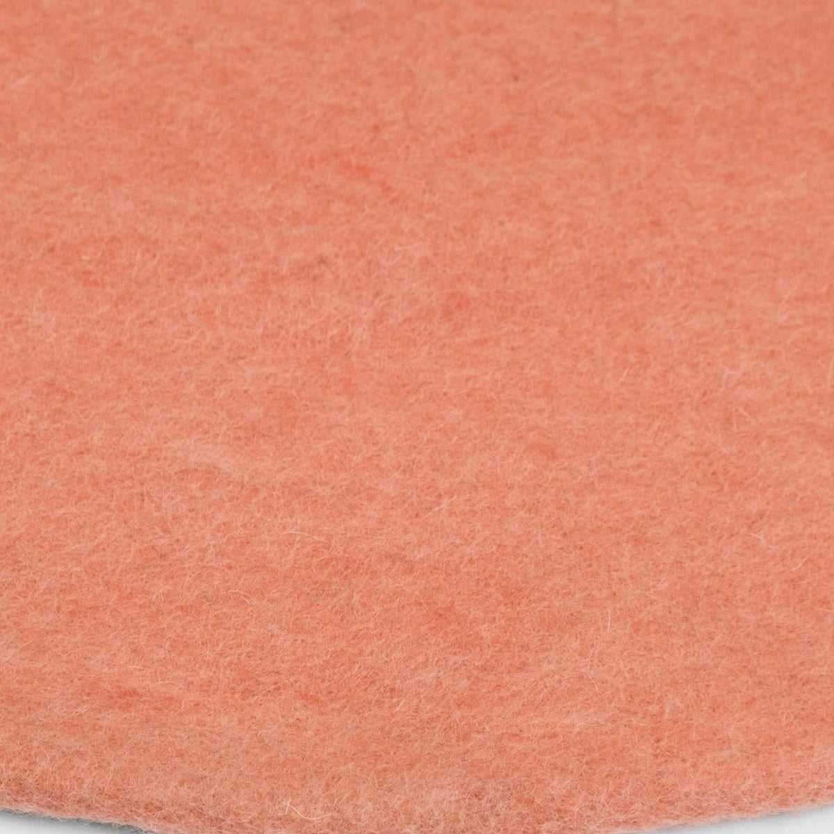 Tapis rond en laine saumon 160 cm Lea - myfelt - The Cool Republic