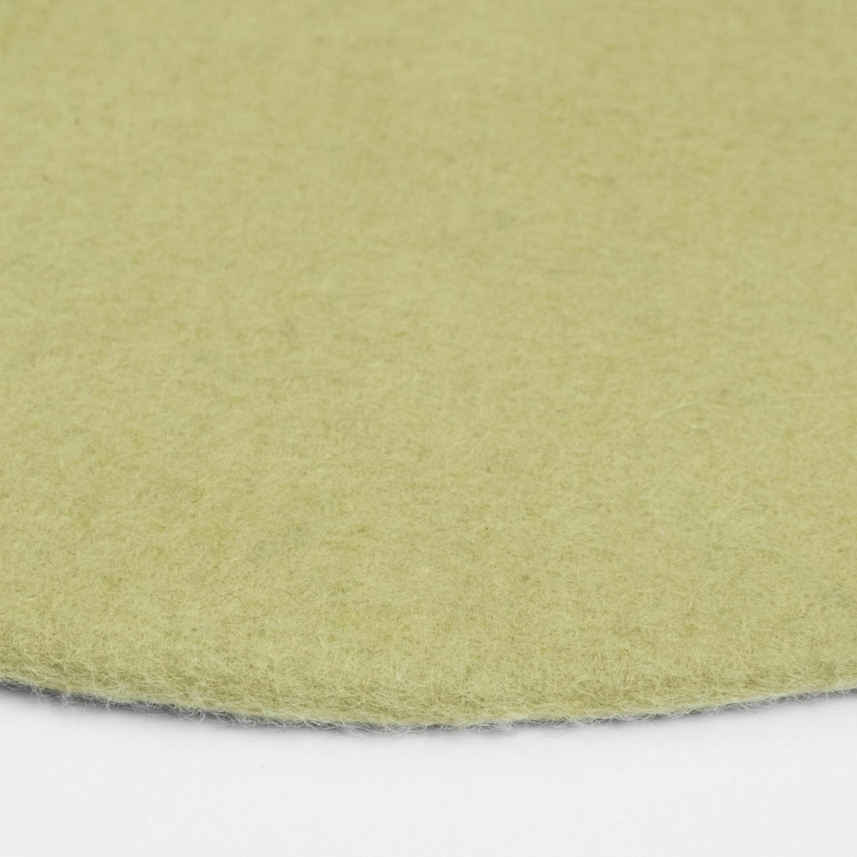 Tapis rond en laine vert clair 200 cm Pitt - myfelt - The Cool Republic