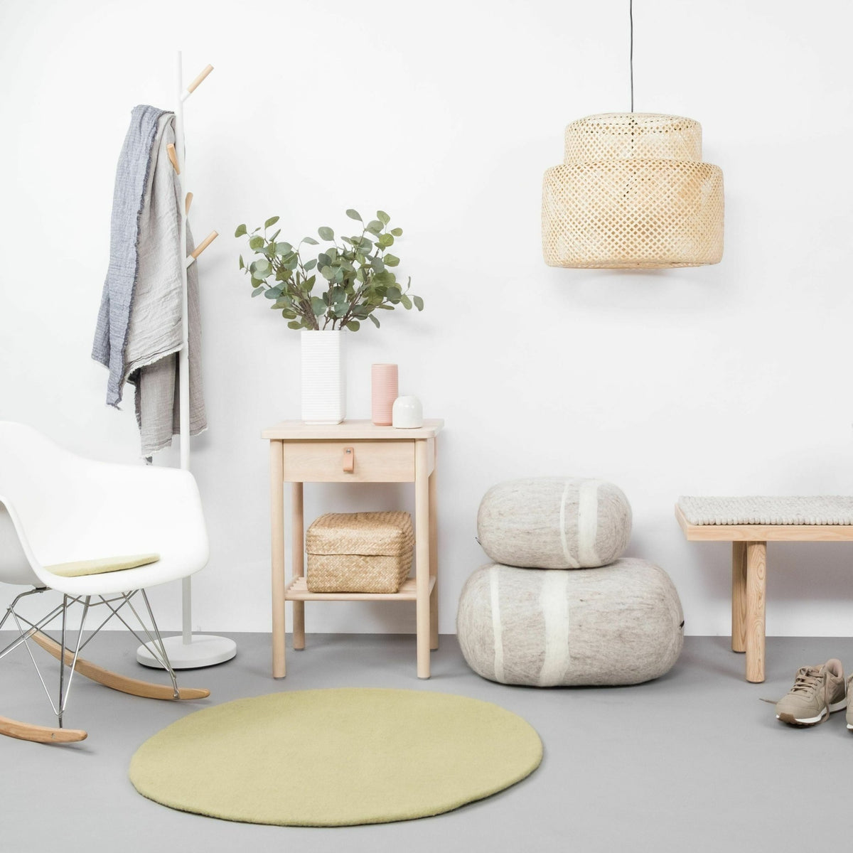 Tapis rond en laine vert clair 90 cm Pitt - myfelt - The Cool Republic