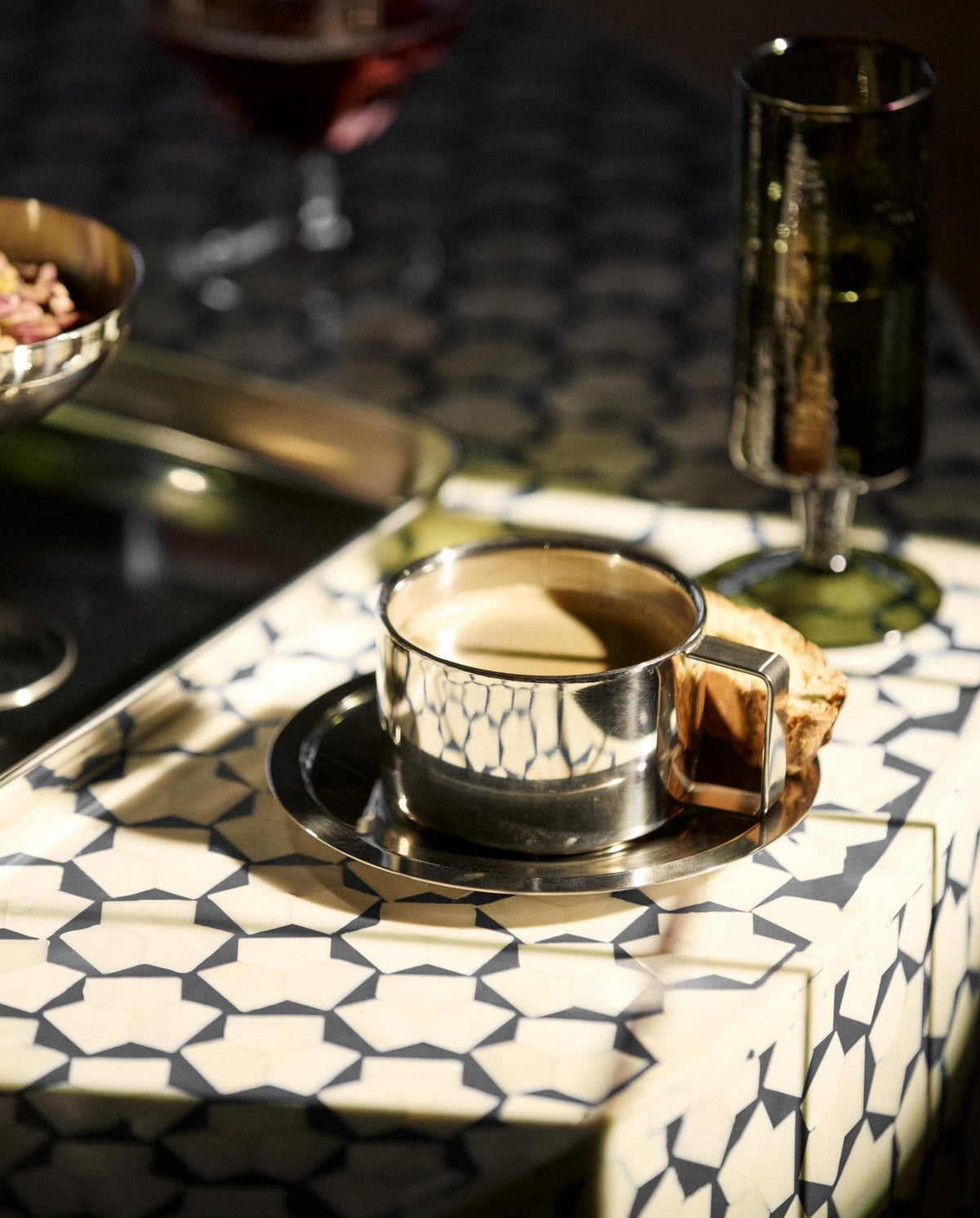 Tasse à café avec soucoupe en acier chromé 200ml Citrea - Nordal - The Cool Republic