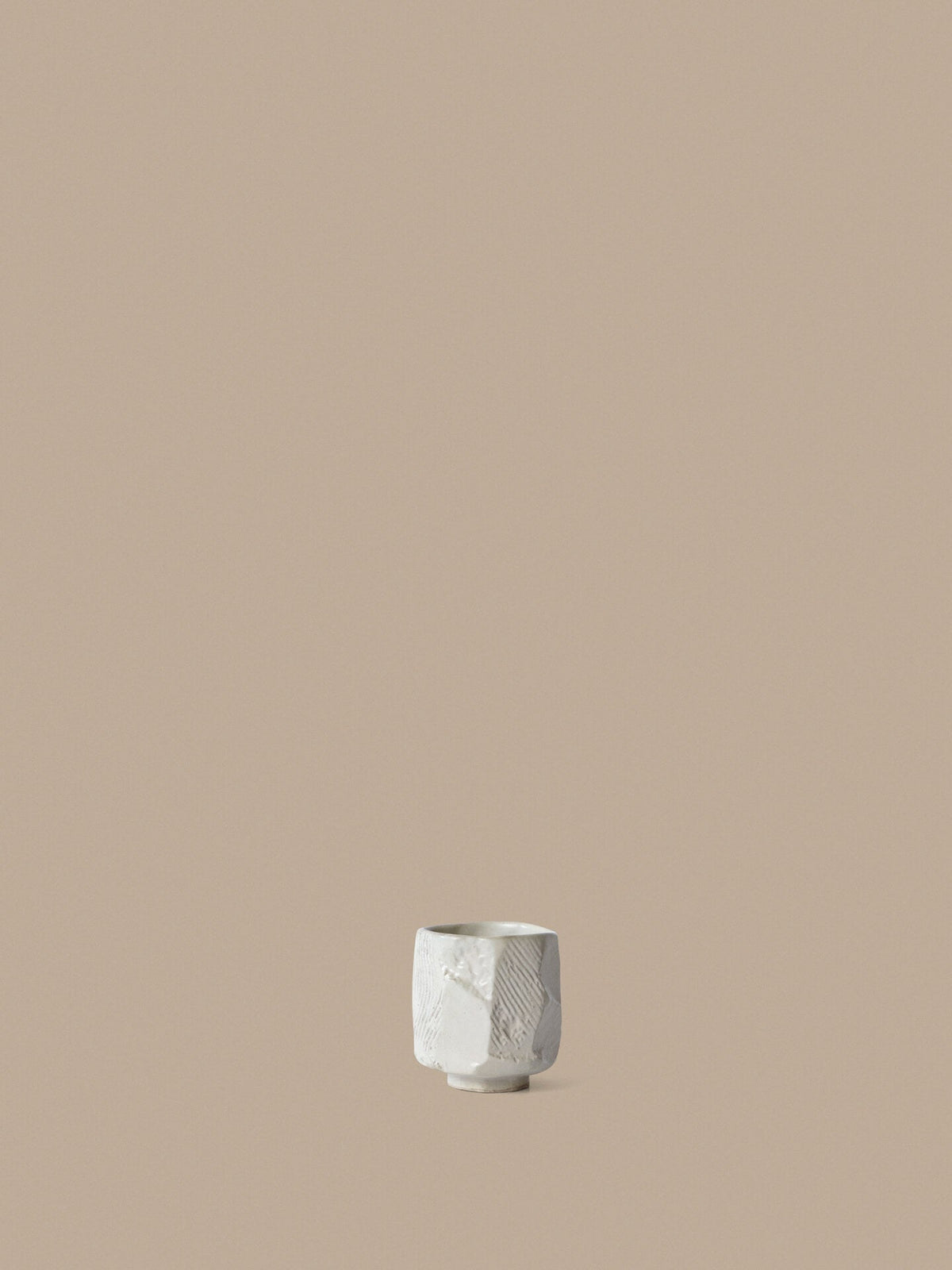 Tasse à café en céramique beige 8 cm Toky - Ferm Living - The Cool Republic