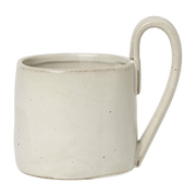 Tasse en porcelaine blanc cassé Flow - Ferm Living - The Cool Republic