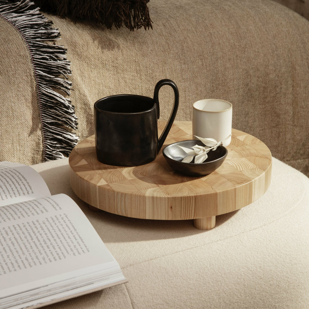 Tasse en porcelaine noire Flow - Ferm Living - The Cool Republic