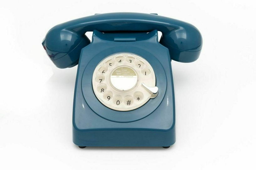 Téléphone fixe rétro bleu foncé 746 Rotary - GPO Retro - The Cool Republic