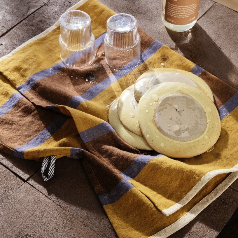 Torchon jaune et marron Hale - Ferm Living - The Cool Republic