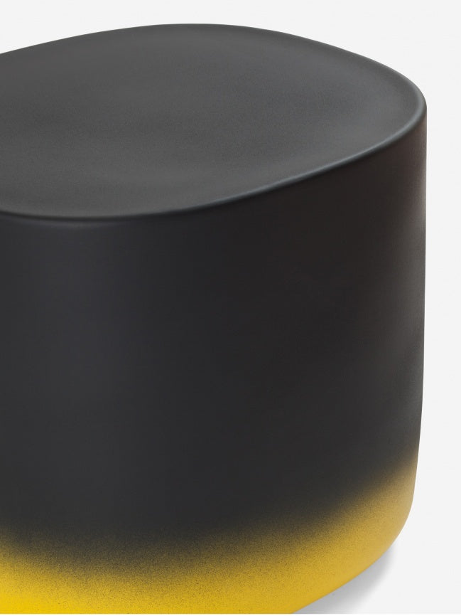 Table basse en céramique bicolore noire et jaune Touch 2 - Moustache