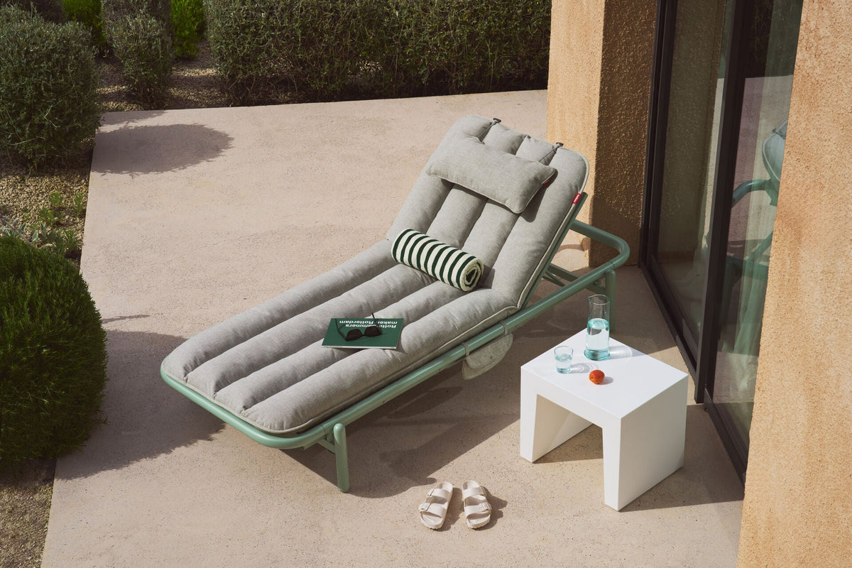 Transat en aluminium vert avec son matelas gris 212x97x39cm Sunbud - Fatboy - The Cool Republic