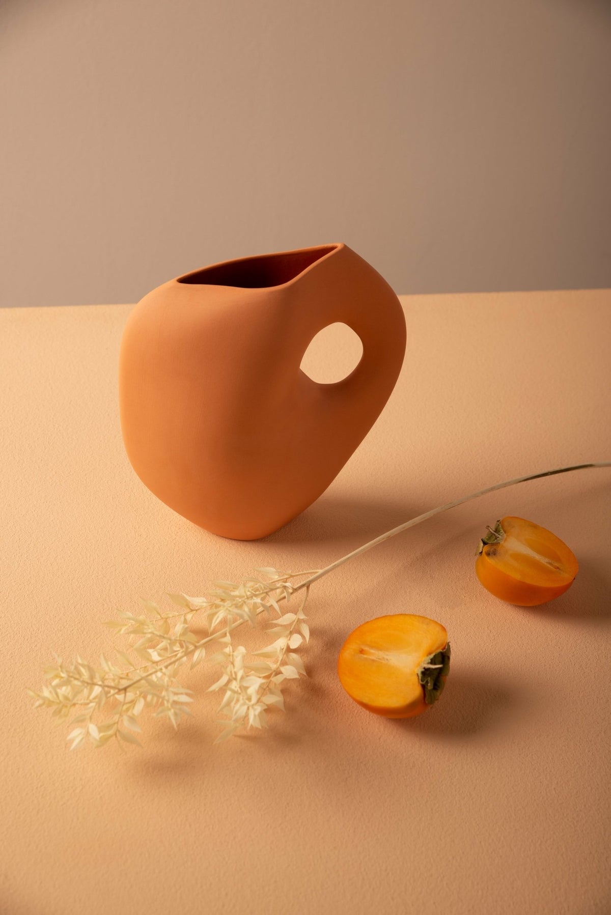 Vase abricot Aura I - Schneid Studio - The Cool Republic