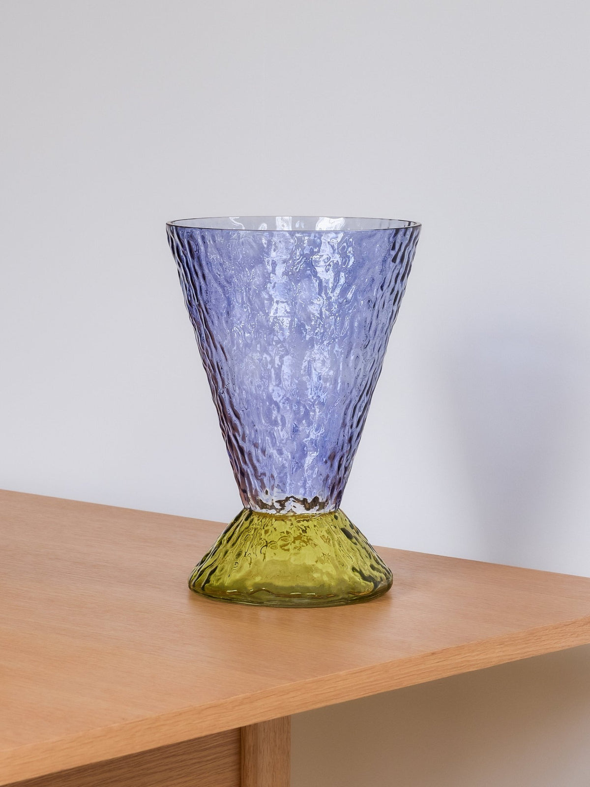 Vase Abyss bleu clair et Olive - Hübsch - The Cool Republic
