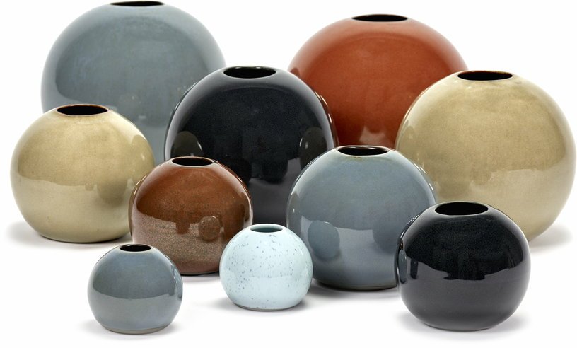 Vase boule en grès bleu fumé 17 cm - Serax - The Cool Republic