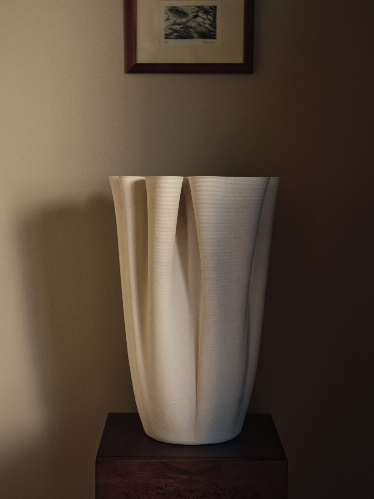 Vase de sol en grès blanc 50 cm Dedali - Ferm Living - The Cool Republic