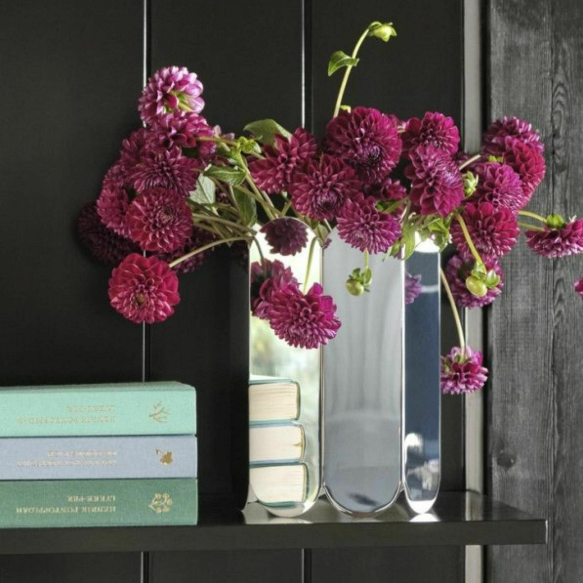 Vase en acier miroir Arcs - Hay - The Cool Republic