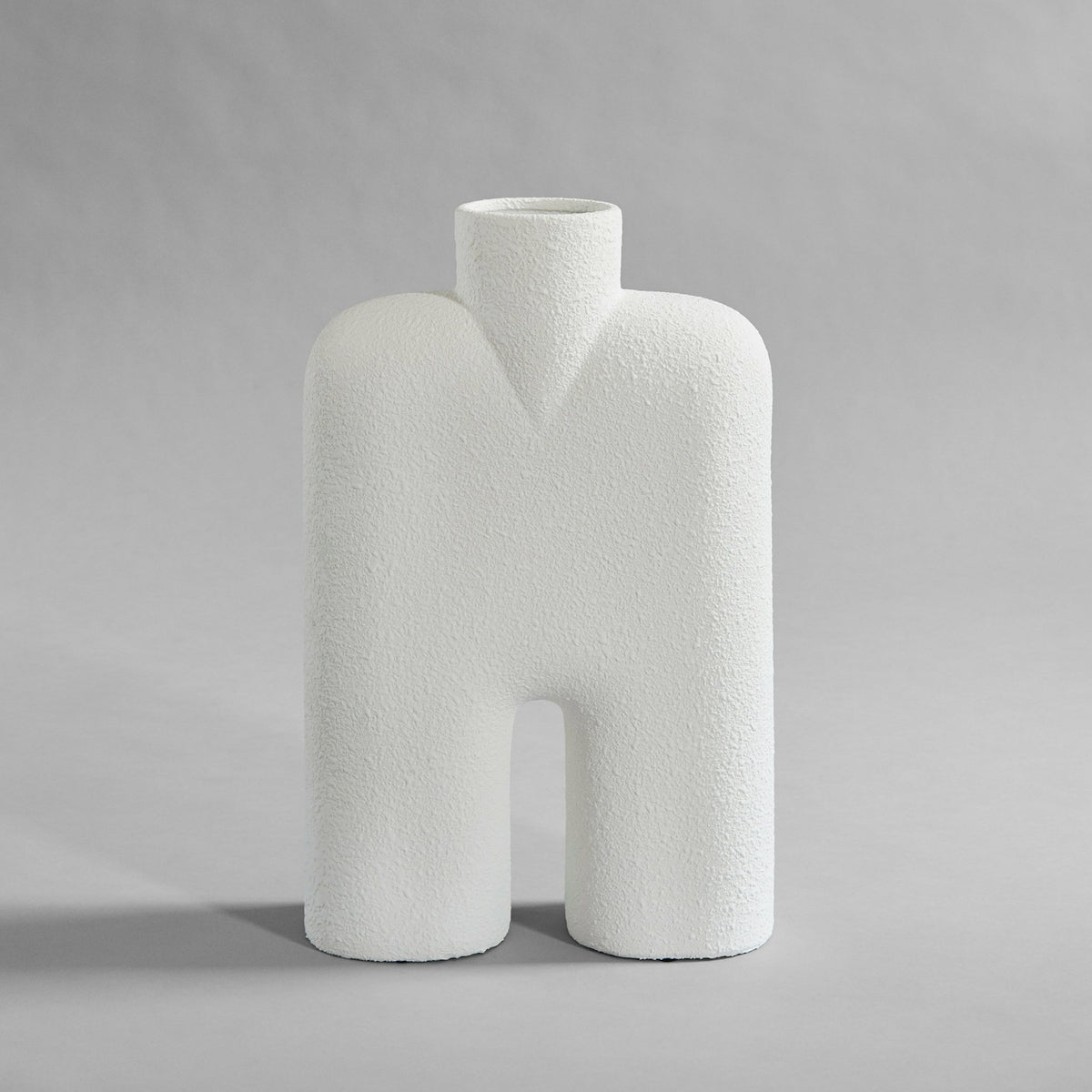 Vase en céramique blanc Cobra Tall - 101 Copenhagen - The Cool Republic