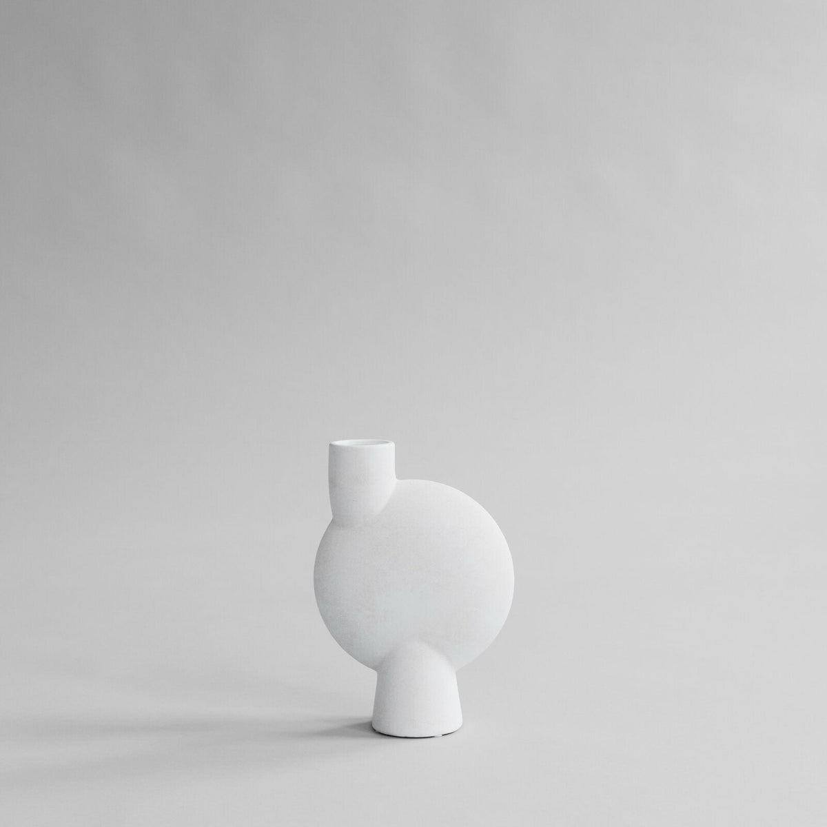 Vase en céramique blanc medio Sphere Bubl - 101 Copenhagen - The Cool Republic