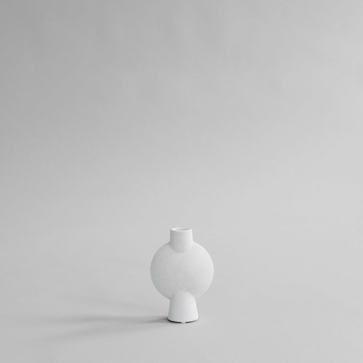 Vase en céramique blanc mini Sphere Bubl - 101 Copenhagen - The Cool Republic