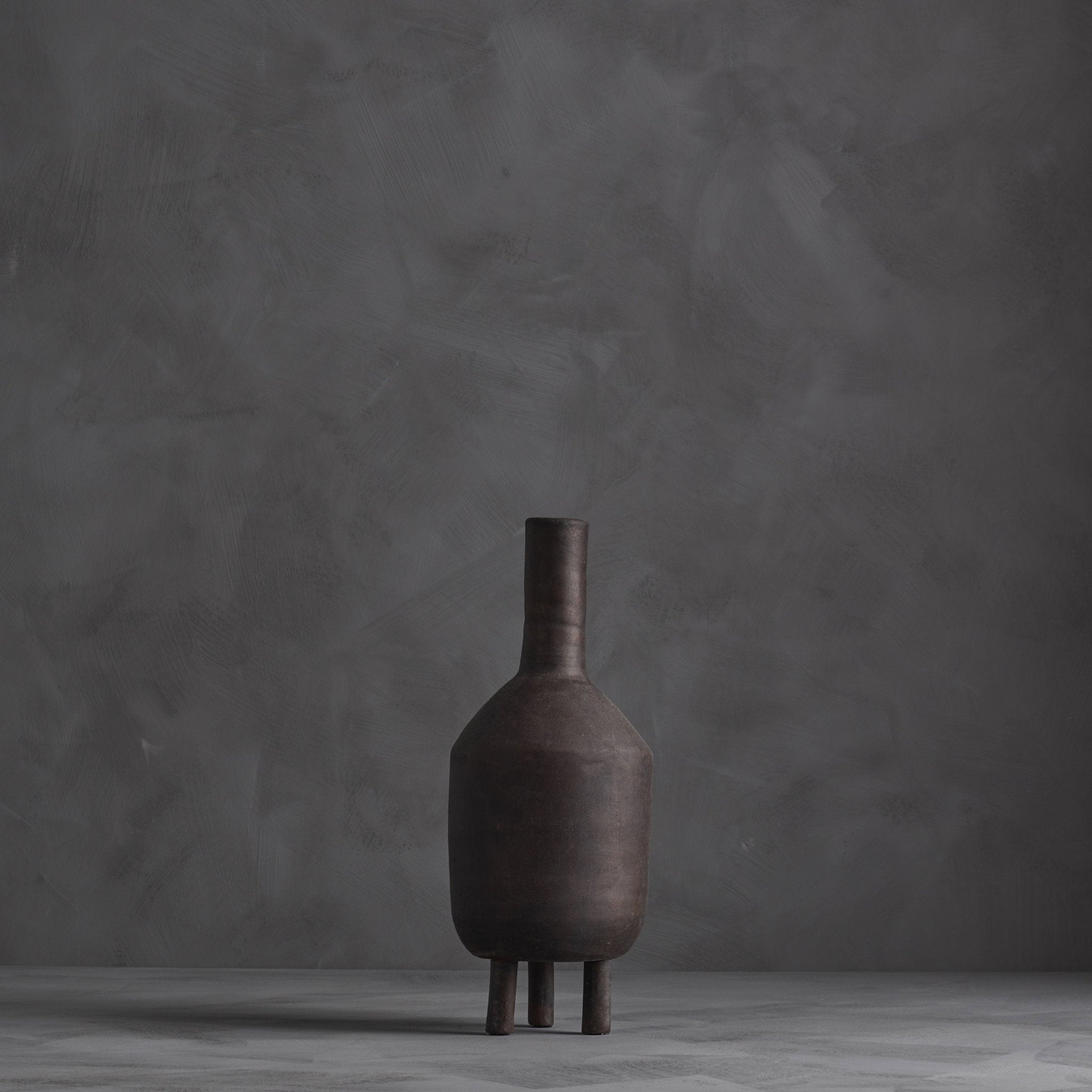 Vase en céramique brun Duck Slim - 101 COPENHAGEN - The Cool Republic