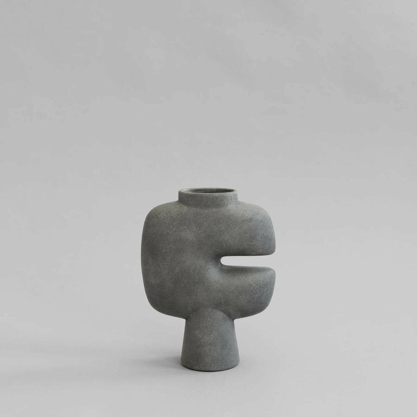 Vase en céramique gris foncé Tribal - 101 Copenhagen - The Cool Republic
