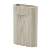 Vase en faïence beige 35 cm Ridge - Muuto - The Cool Republic