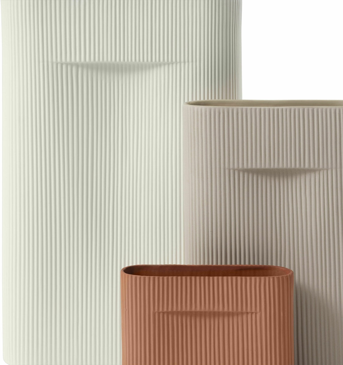 Vase en faïence terracotta 16,5 cm Ridge - Muuto - The Cool Republic