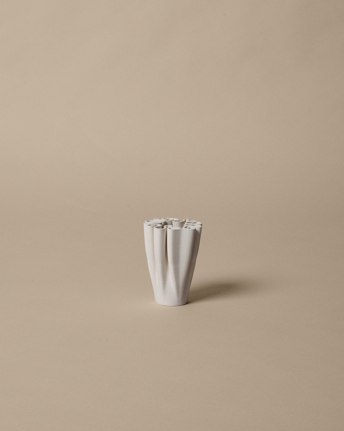 Vase en grès blanc 8 x 11 cm Dedali - Ferm living - The Cool Republic