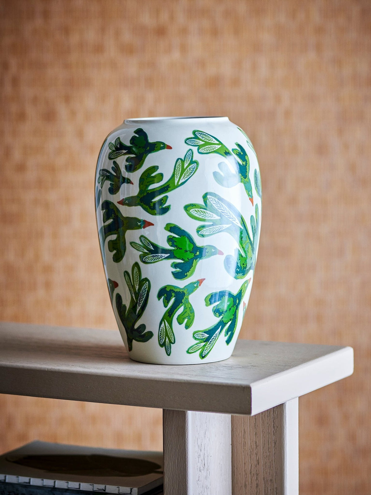 Vase en grès blanc cassé à motifs verts Birdliva - Bloomingville - The Cool Republic