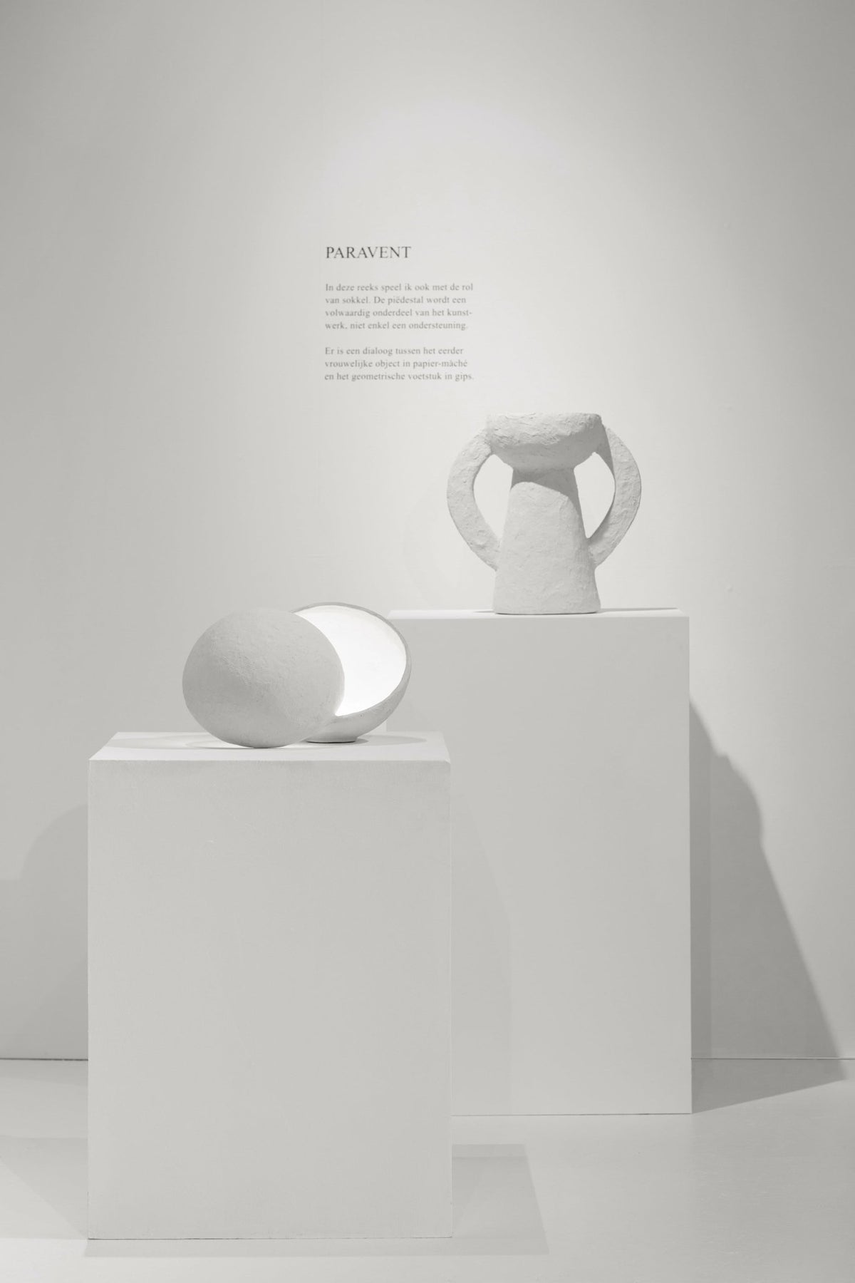 Vase en papier mâché blanc Earth L - Serax - The Cool Republic