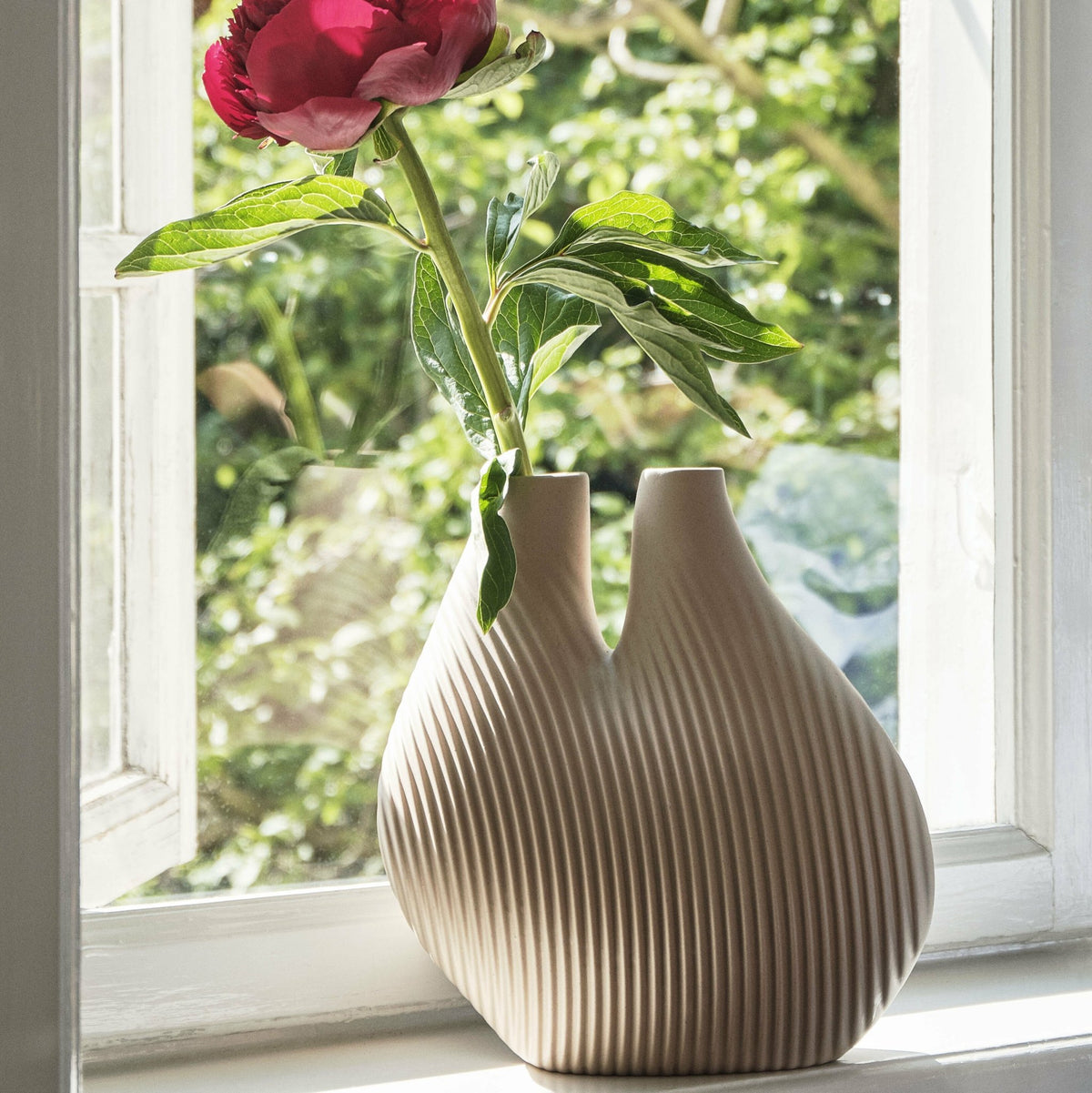 Vase en porcelaine beige Chamber W&S - Hay - The Cool Republic