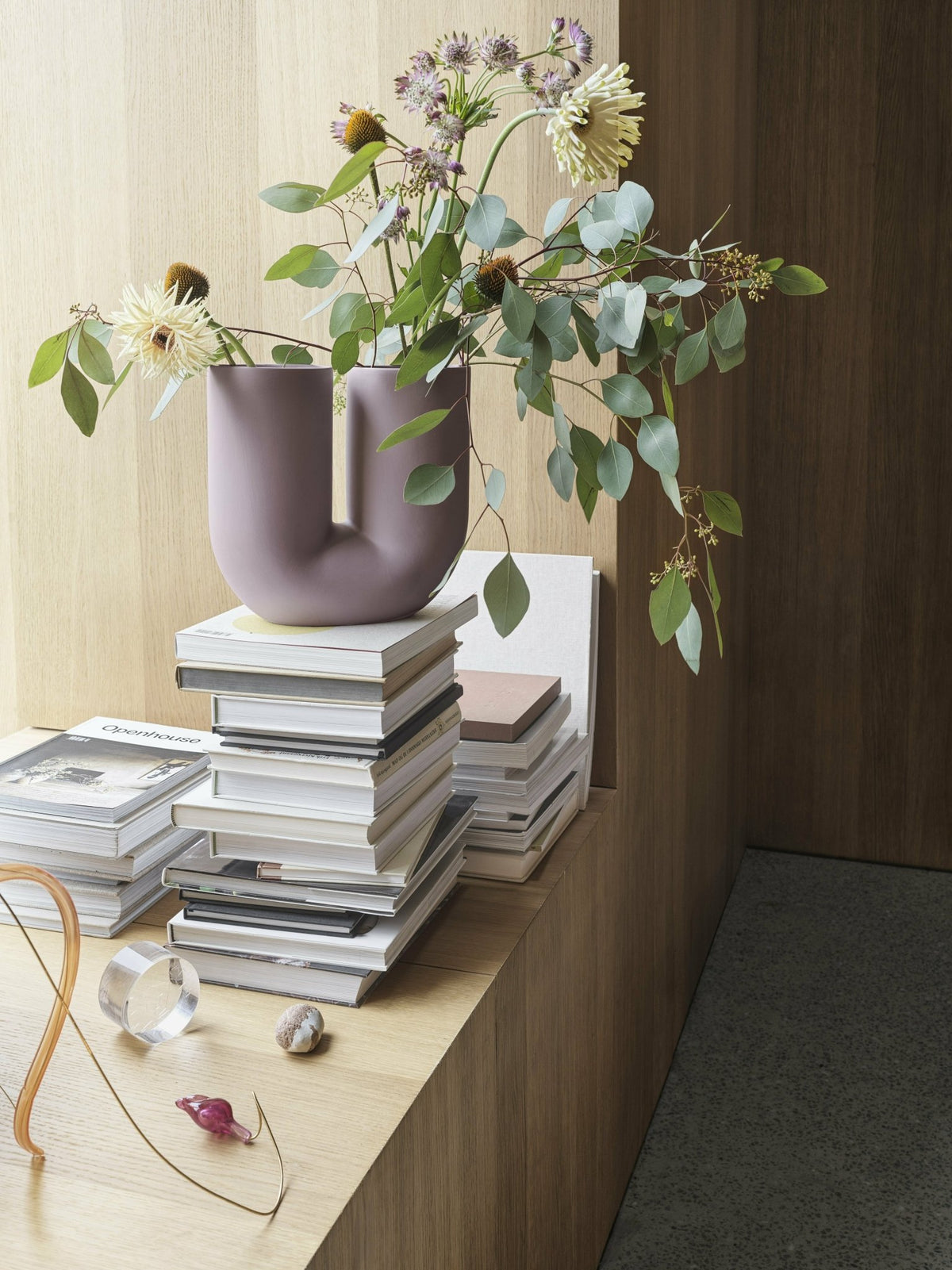 Vase en porcelaine lilac Kink - Muuto - The Cool Republic