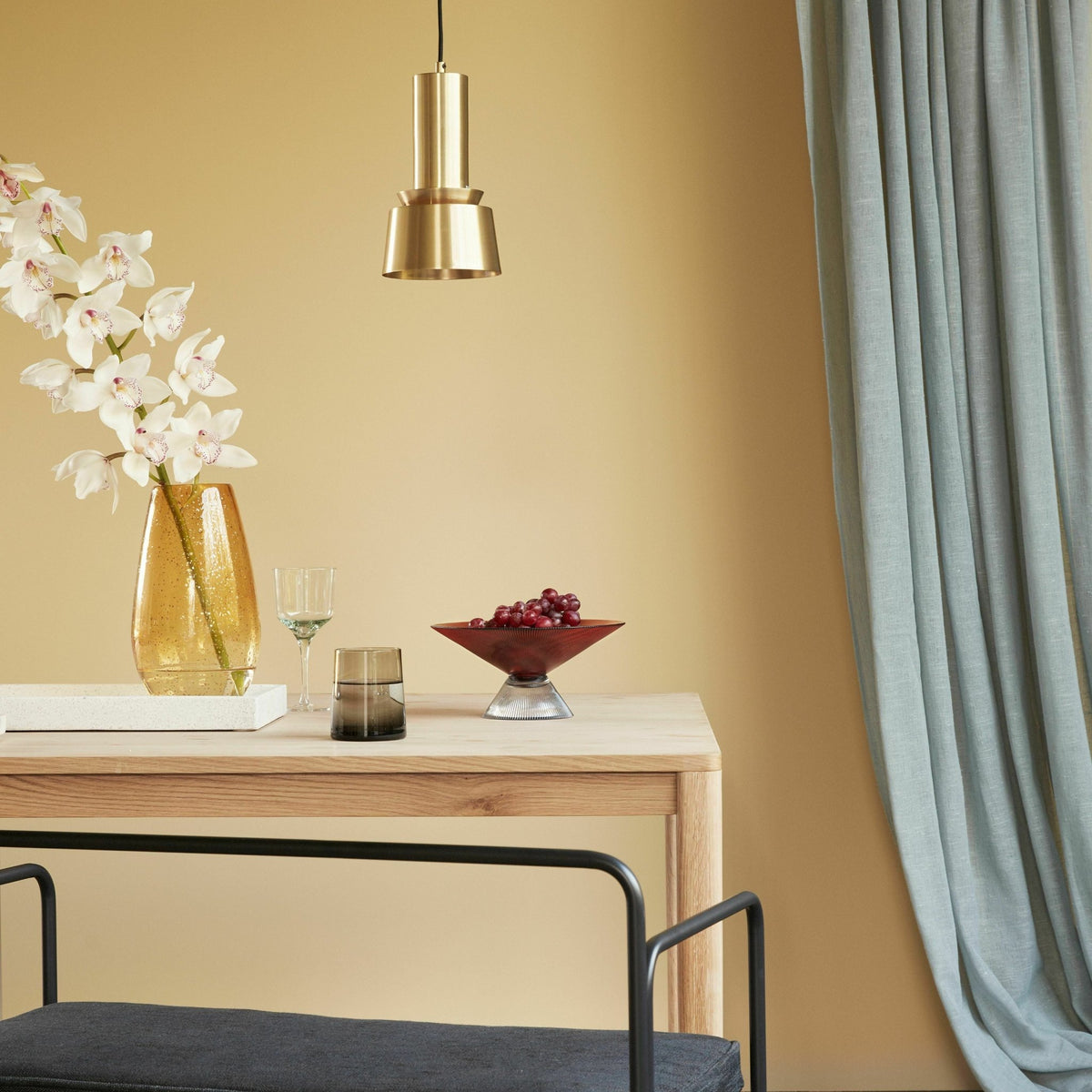 Vase en verre ambre Glow - Hübsch - The Cool Republic