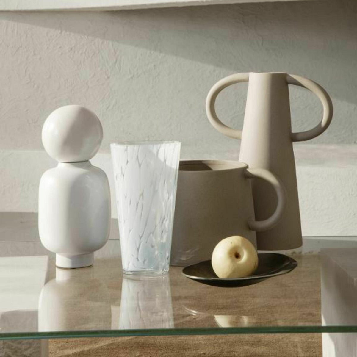 Vase en verre blanc Casca - Ferm Living - The Cool Republic