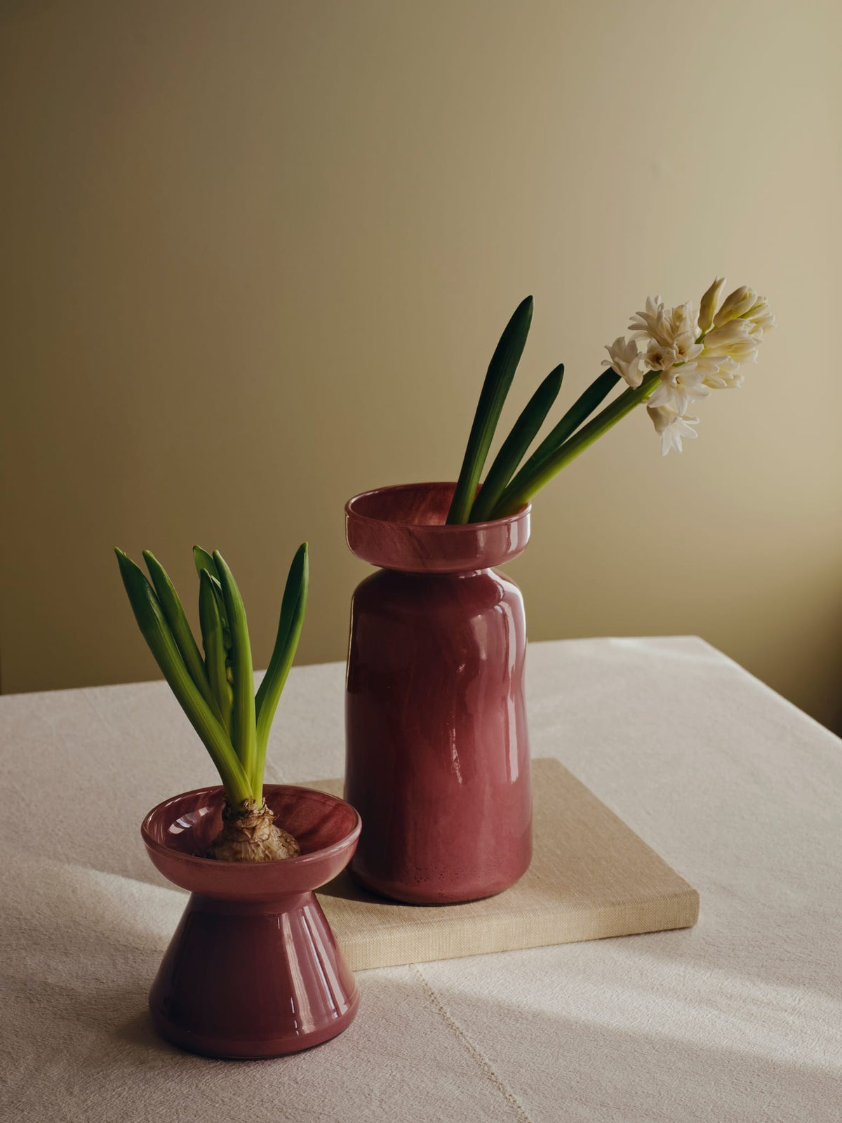 Vase en verre bordeaux 10x10cm Solai - Broste Copenhagen — vue 2