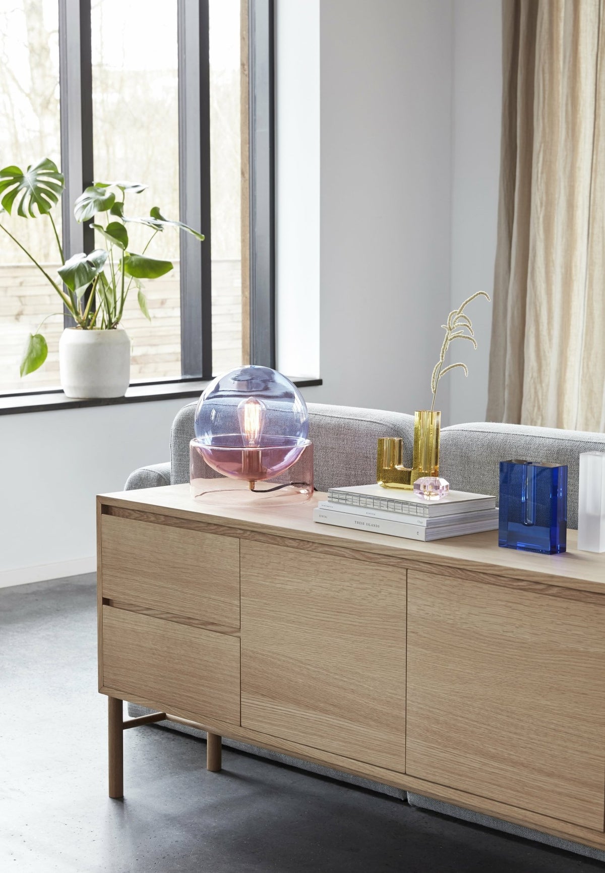 Block Slim Vase Frosted - Hübsch - The Cool Republic