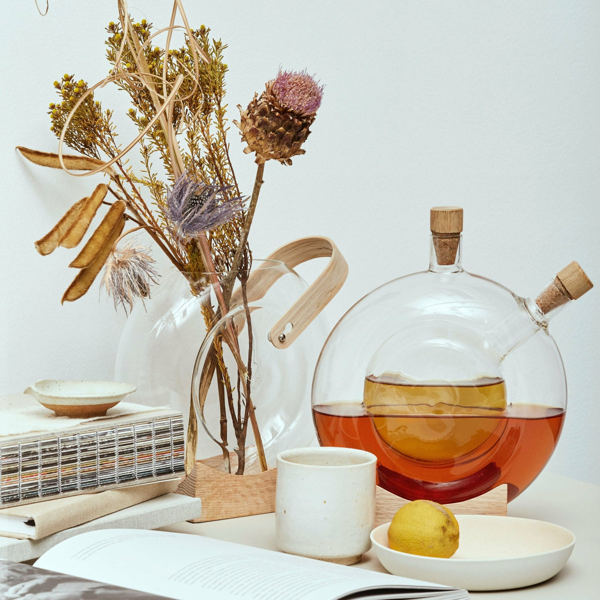 Vase en verre et bois Handle - Mater - The Cool Republic