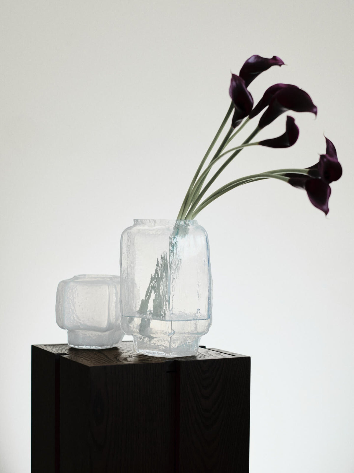 Vase en verre soufflé recyclé blanc 15 cm Mokuri - Ferm Living - The Cool Republic