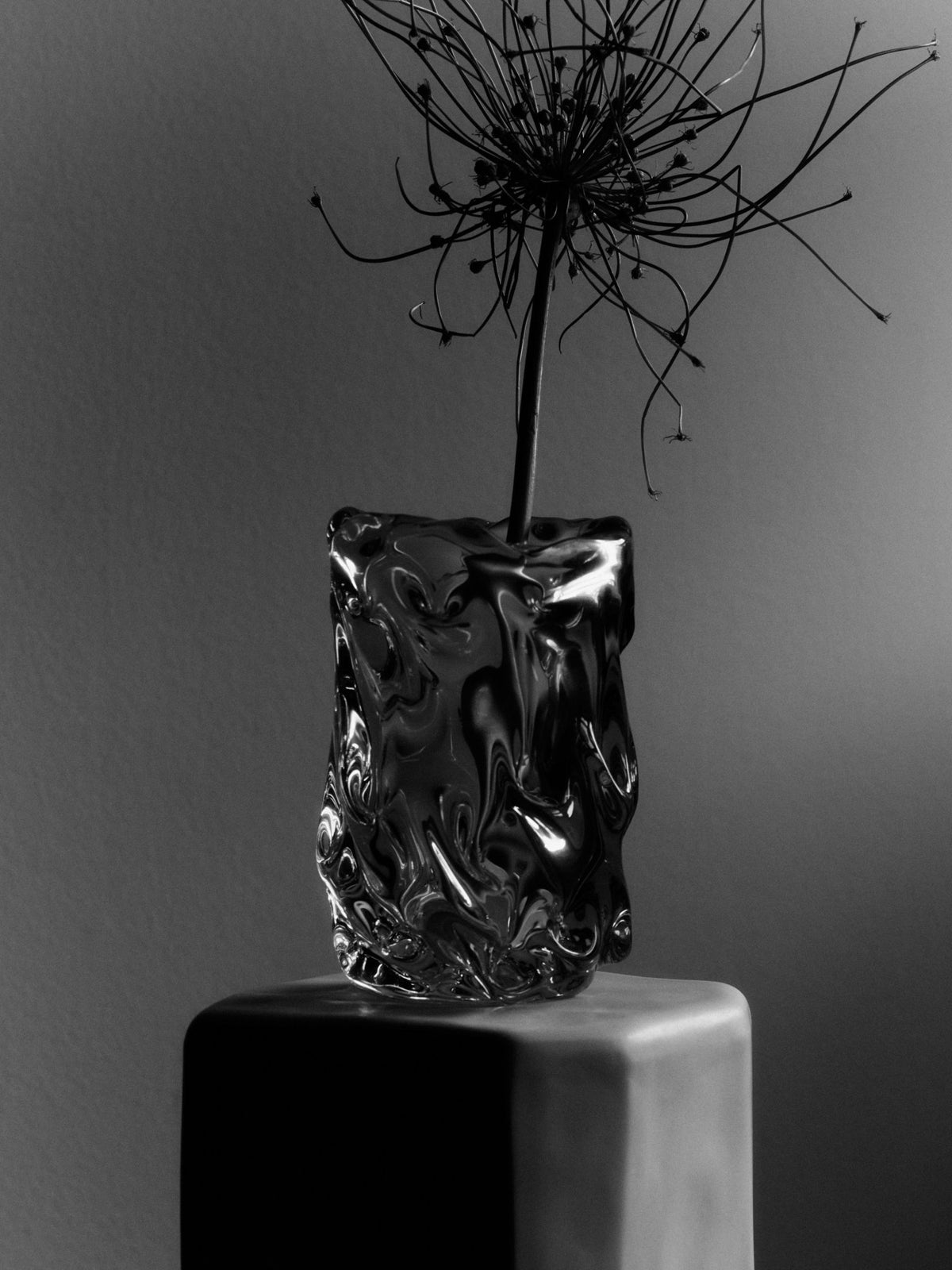 Vase en verre transparent 16 x 24 x 15 cm Virelle - Ferm Living - The Cool Republic