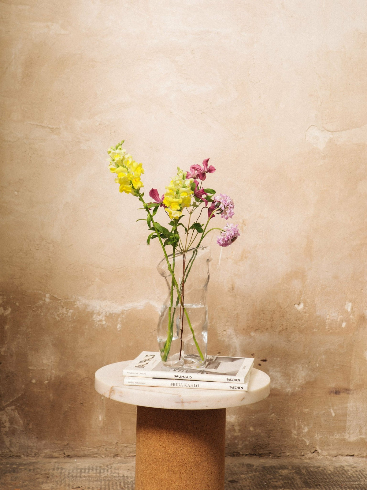 Vase en verre transparent Body Glass - DOIY - The Cool Republic